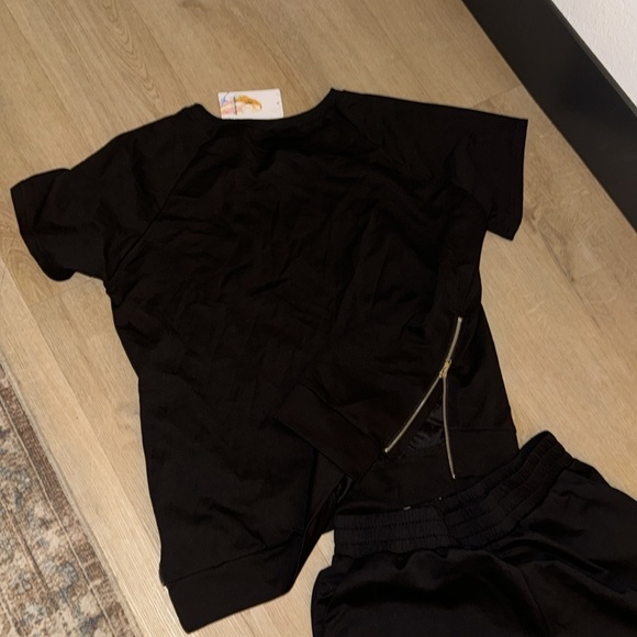 Black Casual Pants & T-Shirt Set - Picture 4 of 4